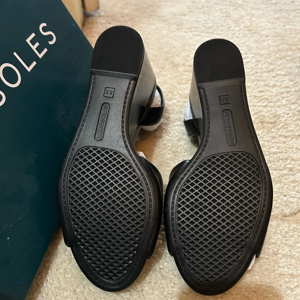 Aerosoles Wedge Shoe - Black Leather